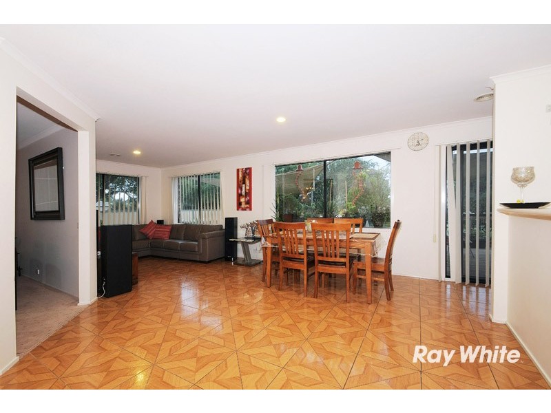 35 Banyalla Drive, Cranbourne West VIC 3977