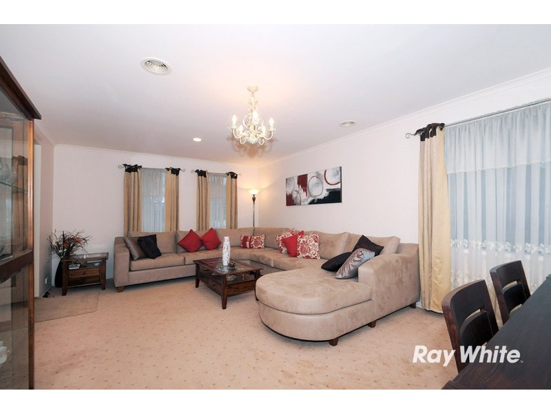 35 Banyalla Drive, Cranbourne West VIC 3977