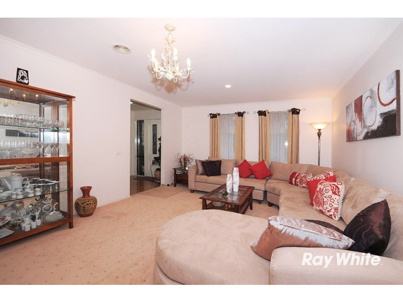 35 Banyalla Drive, Cranbourne West VIC 3977