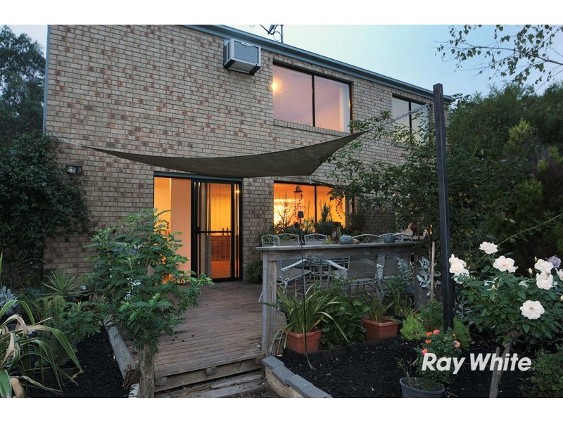 35 Banyalla Drive, Cranbourne West VIC 3977