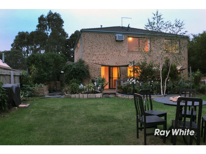 35 Banyalla Drive, Cranbourne West VIC 3977