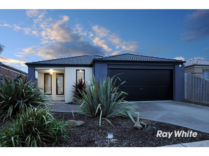 71 Calais Circuit, Cranbourne West VIC 3977