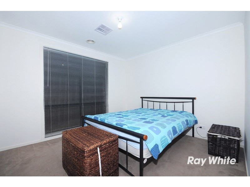 71 Calais Circuit, Cranbourne West VIC 3977