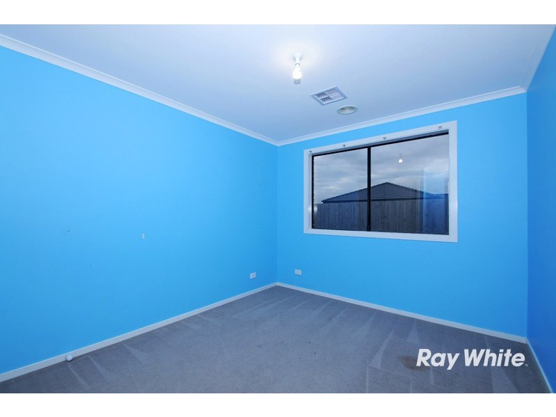 71 Calais Circuit, Cranbourne West VIC 3977