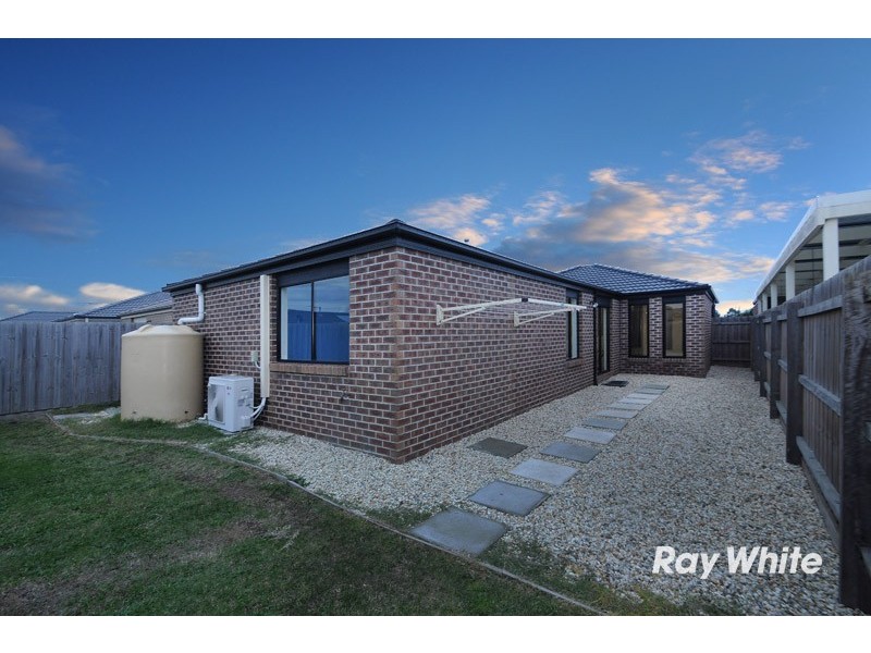 71 Calais Circuit, Cranbourne West VIC 3977