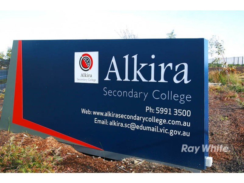 29 Fieldstone Crescent, Cranbourne North VIC 3977