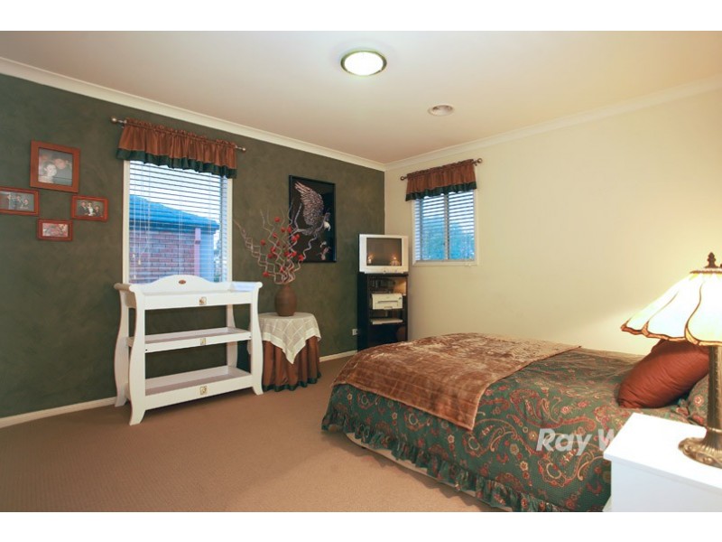 8 Bramble Close, Lyndhurst VIC 3975