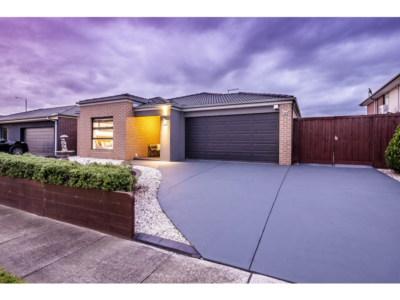29 Honeybark Crescent, Lyndhurst VIC 3975