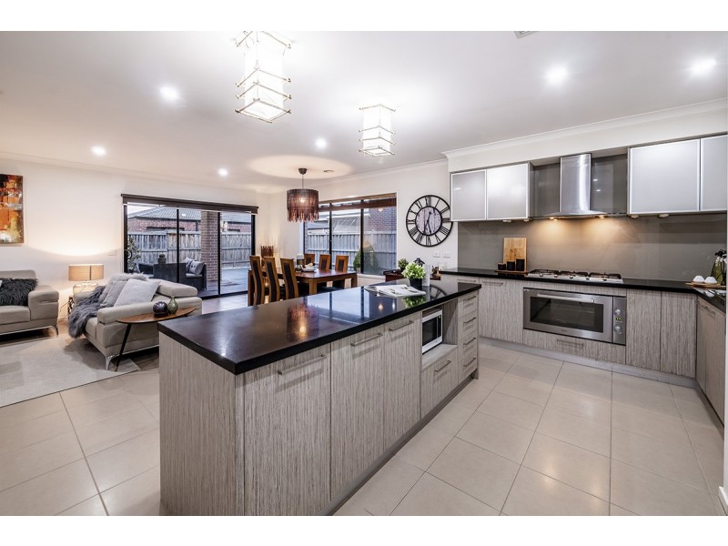 29 Honeybark Crescent, Lyndhurst VIC 3975