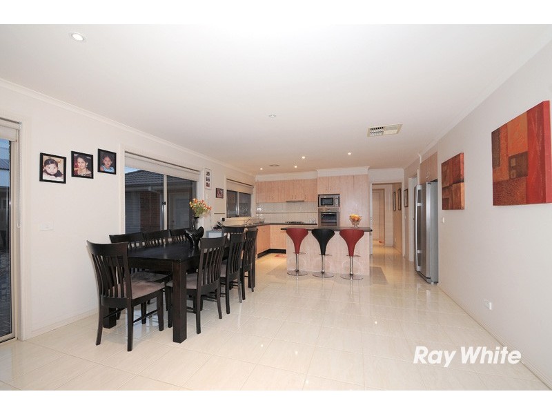 25 Ratcliffe Way, Lynbrook VIC 3975