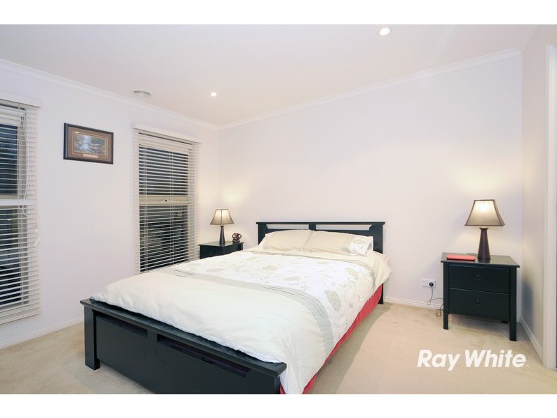 25 Ratcliffe Way, Lynbrook VIC 3975