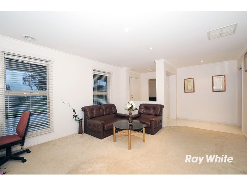 25 Ratcliffe Way, Lynbrook VIC 3975