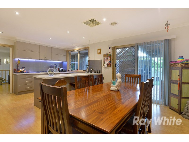 144 Lawless Drive, Cranbourne North VIC 3977