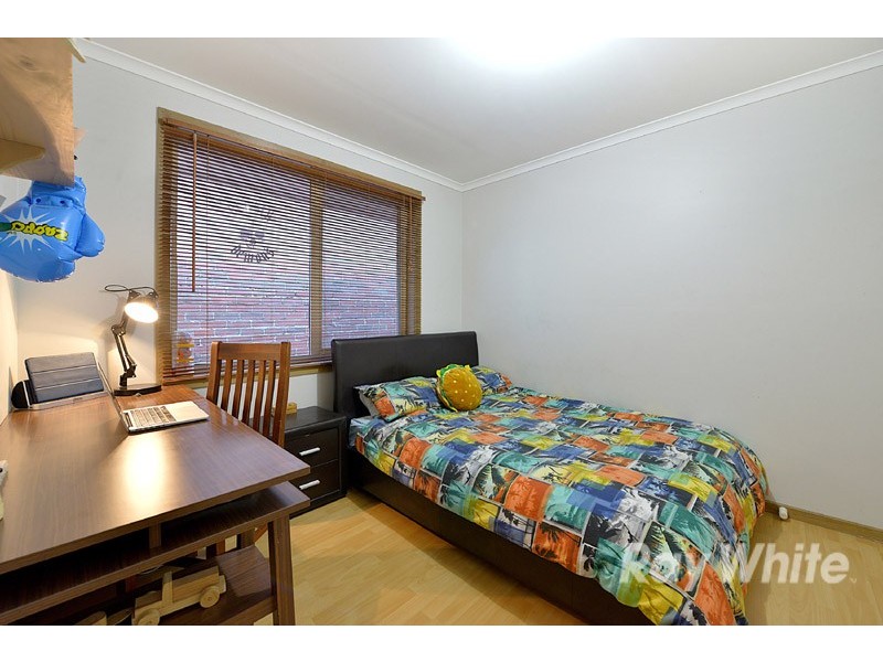 144 Lawless Drive, Cranbourne North VIC 3977