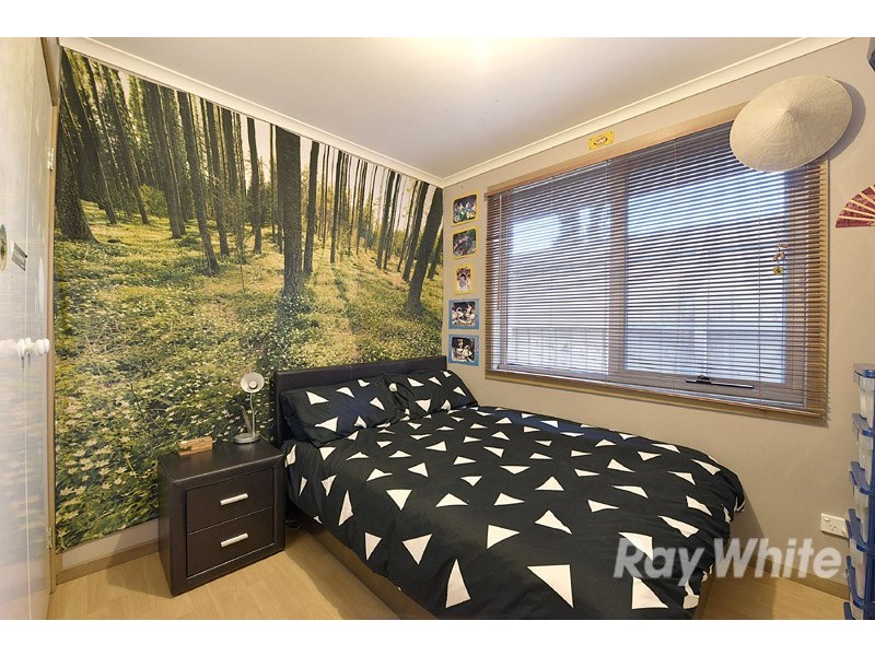 144 Lawless Drive, Cranbourne North VIC 3977