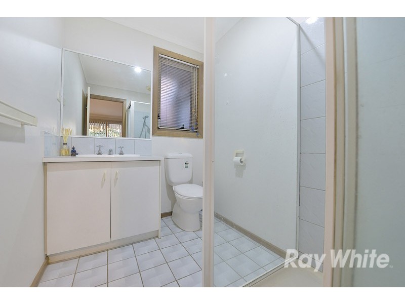 144 Lawless Drive, Cranbourne North VIC 3977