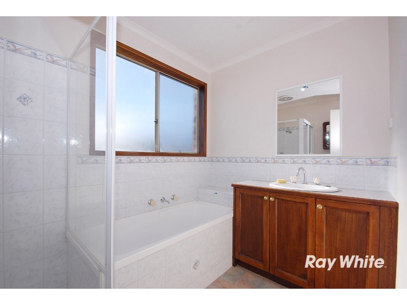 50 Central Parkway, Cranbourne West VIC 3977