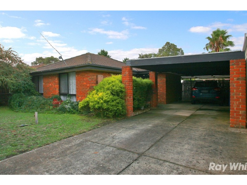 19 Mullin Court, Cranbourne VIC 3977