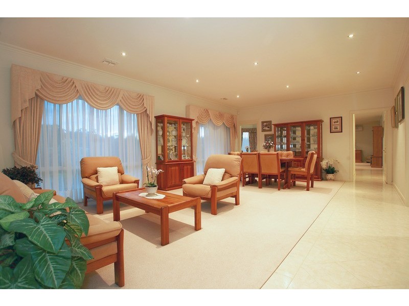 5 Oakridge Close, Lysterfield South VIC 3156