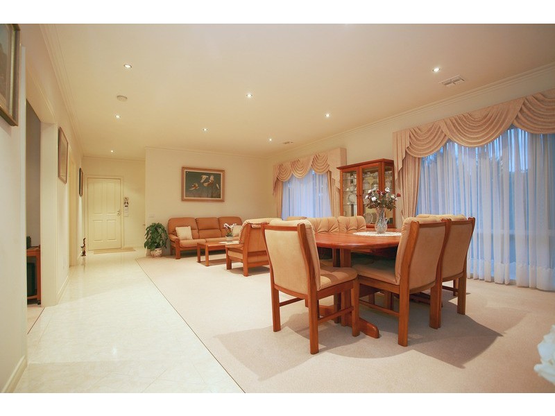 5 Oakridge Close, Lysterfield South VIC 3156