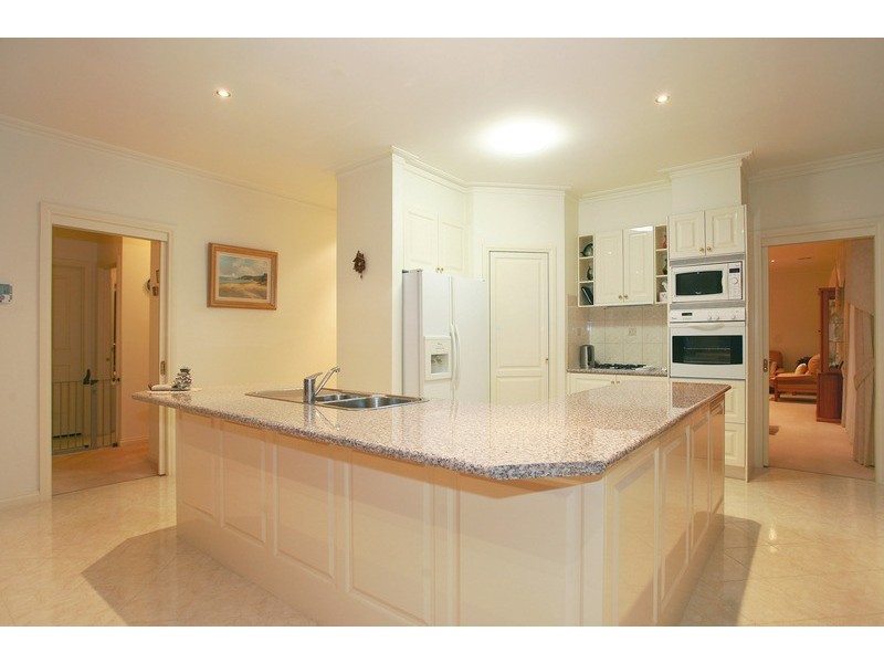 5 Oakridge Close, Lysterfield South VIC 3156