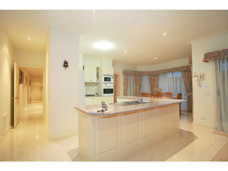 5 Oakridge Close, Lysterfield South VIC 3156