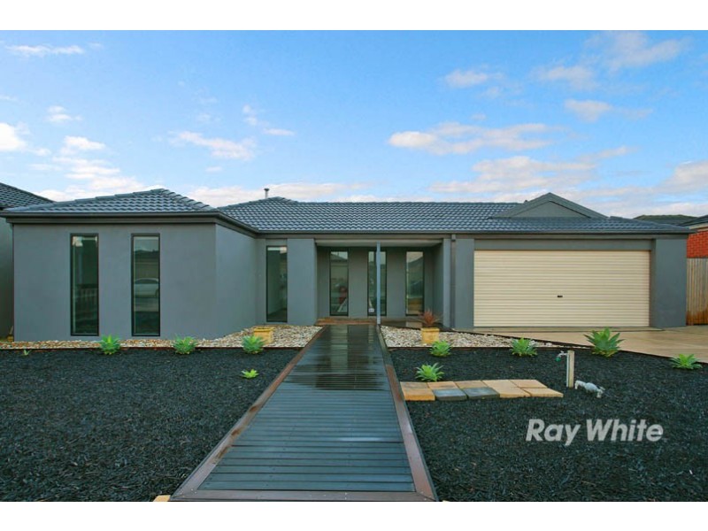 52 Kingdom Drive, Cranbourne VIC 3977