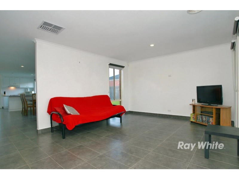 52 Kingdom Drive, Cranbourne VIC 3977