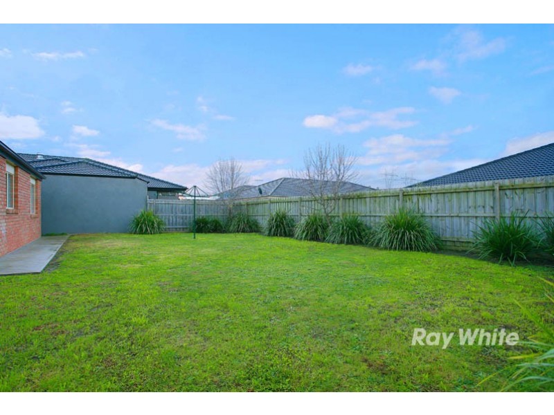 52 Kingdom Drive, Cranbourne VIC 3977