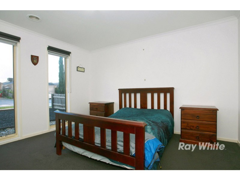 52 Kingdom Drive, Cranbourne VIC 3977