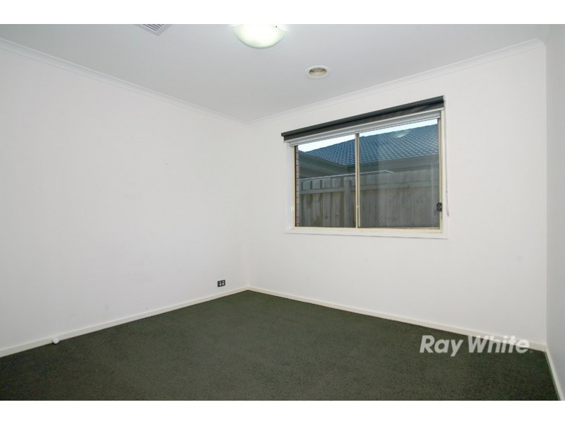 52 Kingdom Drive, Cranbourne VIC 3977