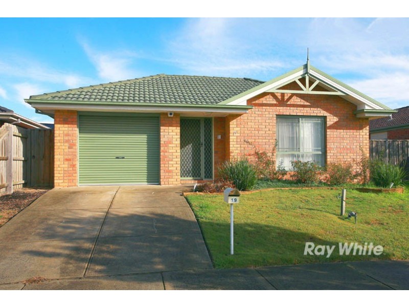 19 Miralie Way, Cranbourne West VIC 3977