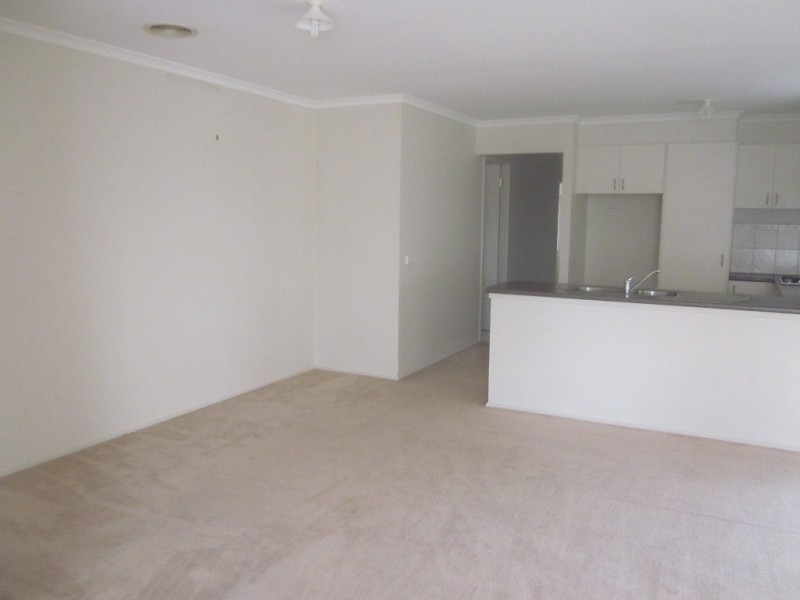 19 Miralie Way, Cranbourne West VIC 3977