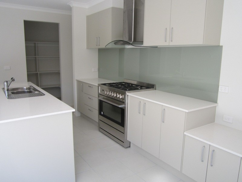 10 Jutland Close, Clyde North VIC 3978