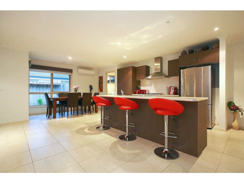 1 Reyoff Place, Lyndhurst VIC 3975