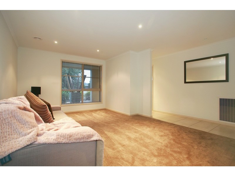 1 Reyoff Place, Lyndhurst VIC 3975