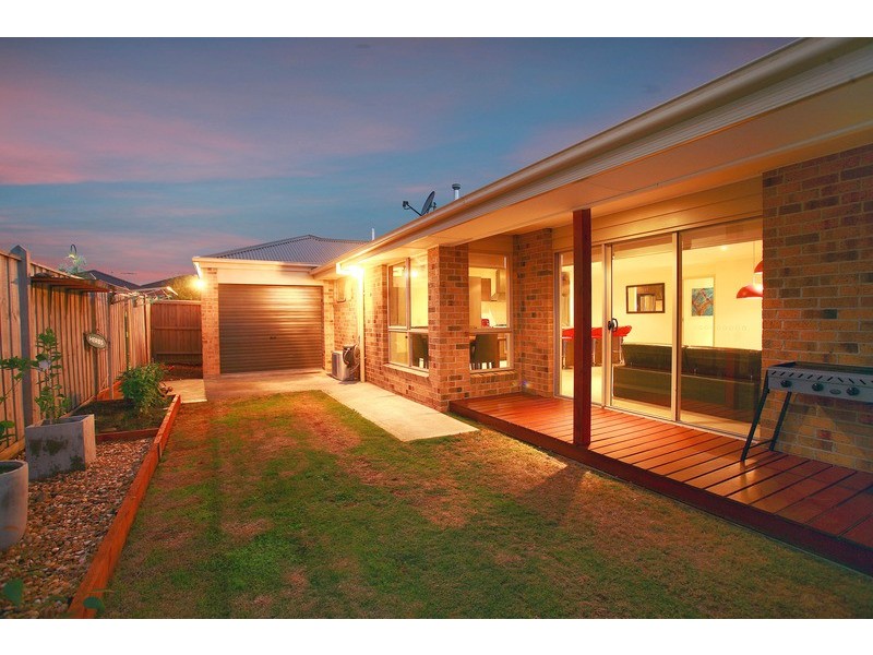 1 Reyoff Place, Lyndhurst VIC 3975