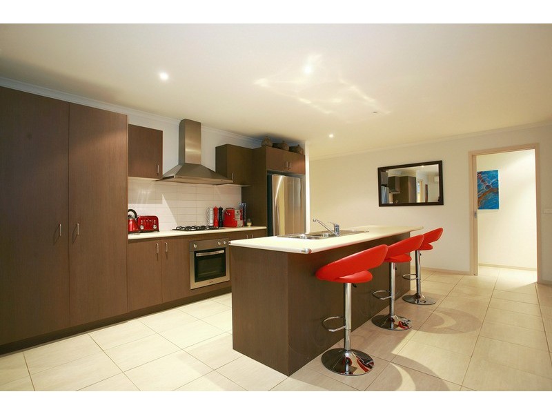 1 Reyoff Place, Lyndhurst VIC 3975