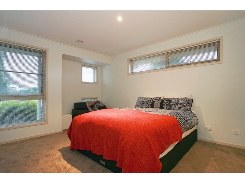 1 Reyoff Place, Lyndhurst VIC 3975