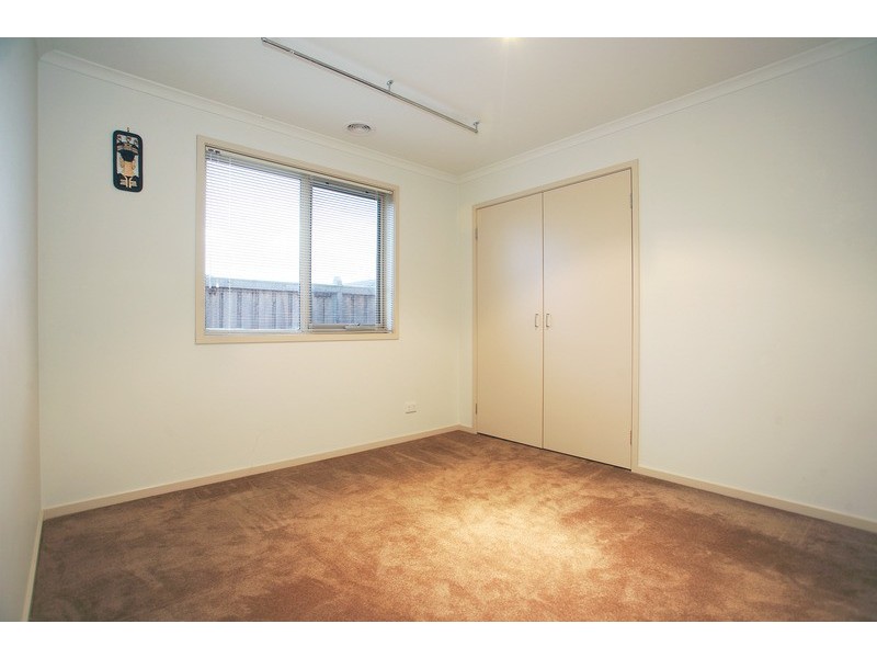 1 Reyoff Place, Lyndhurst VIC 3975