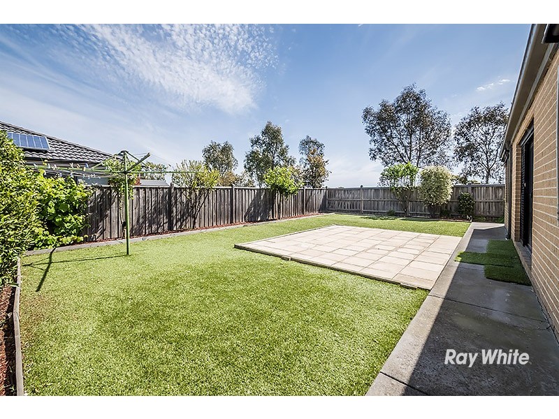 19 Blue Peppermint Court, Lyndhurst VIC 3975