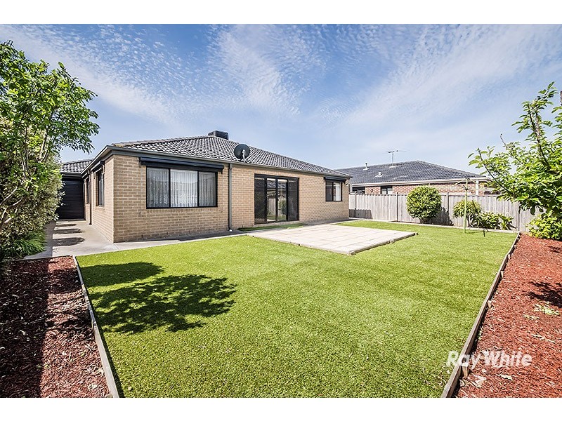 19 Blue Peppermint Court, Lyndhurst VIC 3975