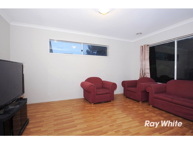 18 Parslow Crescent, Lynbrook VIC 3975