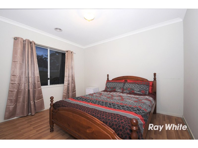 18 Parslow Crescent, Lynbrook VIC 3975
