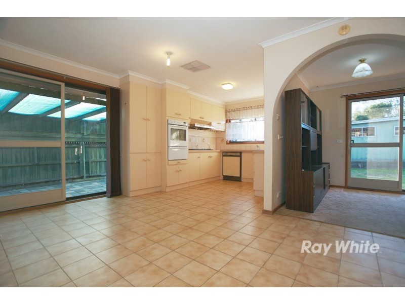 43 Courtenay Avenue, Cranbourne North VIC 3977