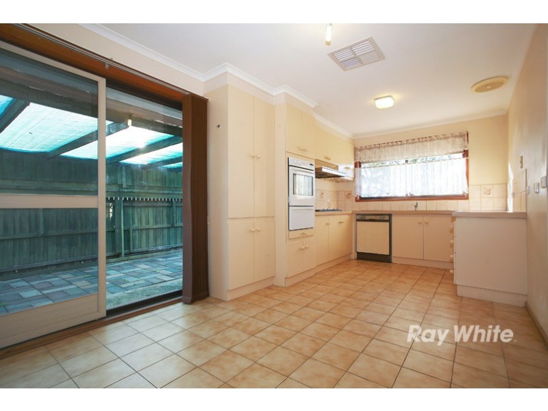 43 Courtenay Avenue, Cranbourne North VIC 3977