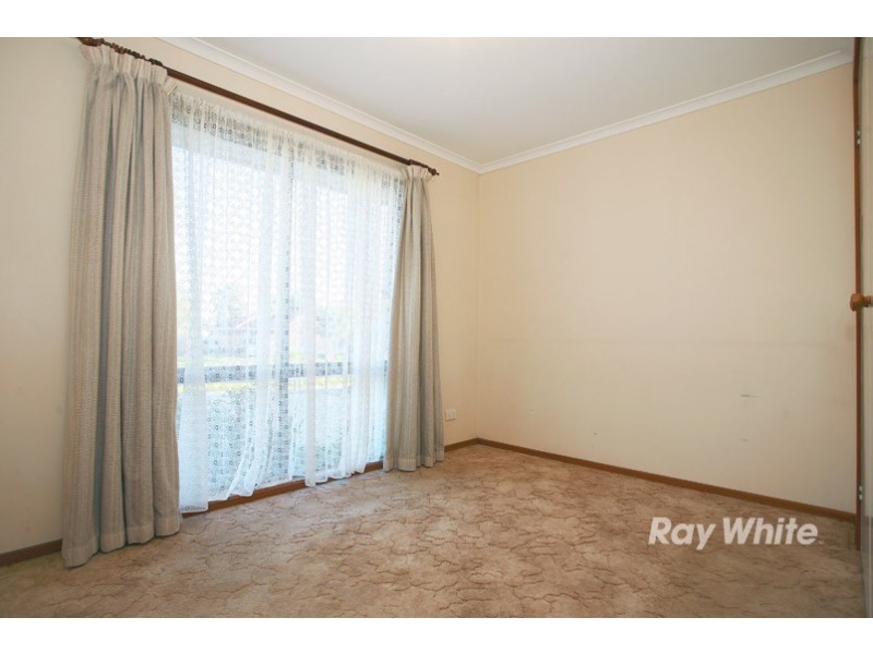 43 Courtenay Avenue, Cranbourne North VIC 3977