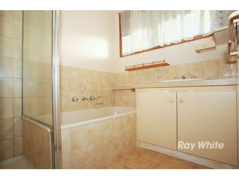 43 Courtenay Avenue, Cranbourne North VIC 3977