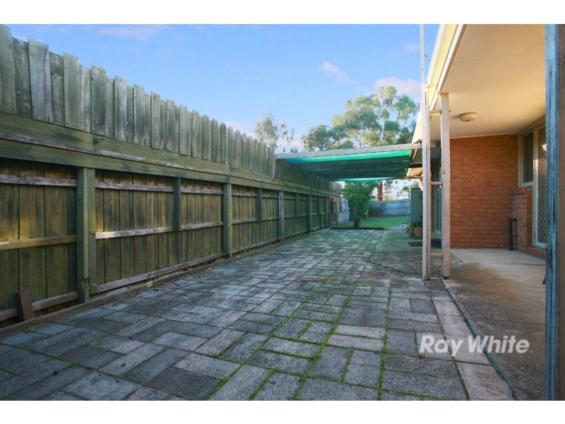 43 Courtenay Avenue, Cranbourne North VIC 3977
