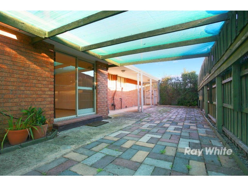 43 Courtenay Avenue, Cranbourne North VIC 3977